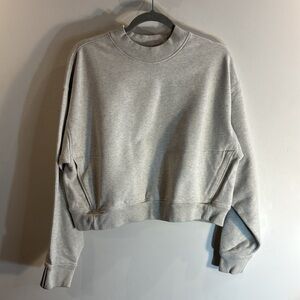 KIT and ACE Sz M Light Heather Gray Sweatshirt Striped Cuffs Zipper Pockets Crew